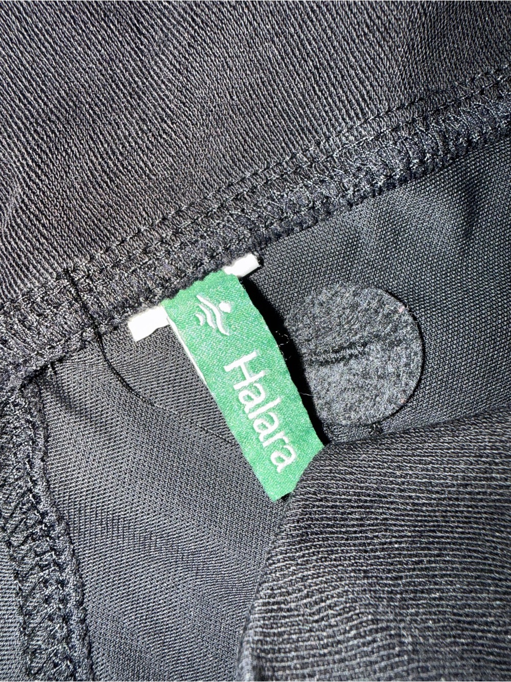 Halara Black Crossover Flare Leggings V Waist Yoga Pants Pockets XS S - Picture 3 of 5